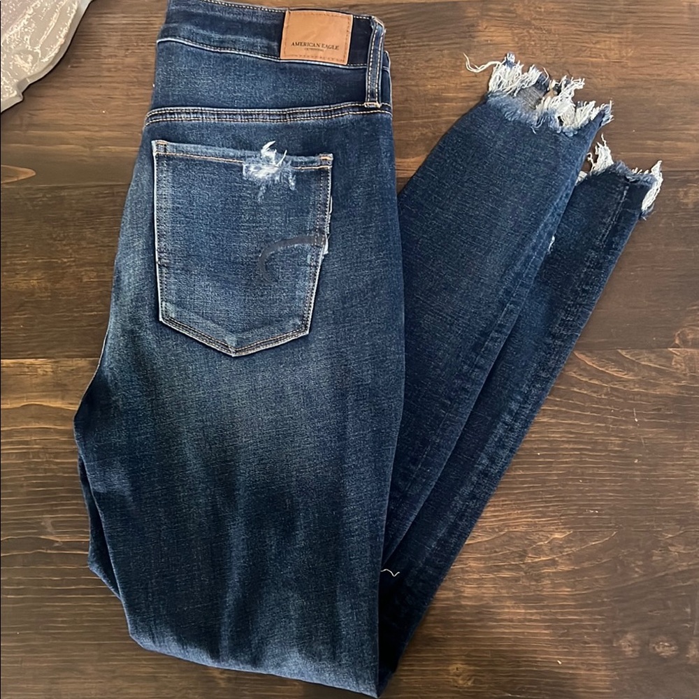 American Eagle Outfitters Women's Blue Distressed Jeans